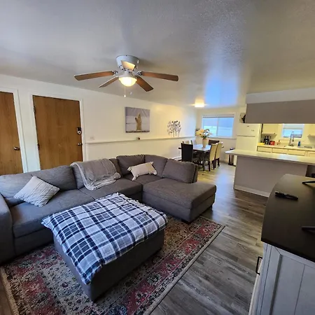 Newly Furnished Relaxing Stay Fairbanks Exterior photo