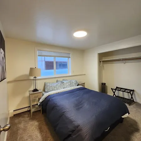 Newly Furnished Relaxing Stay Fairbanks Exterior photo